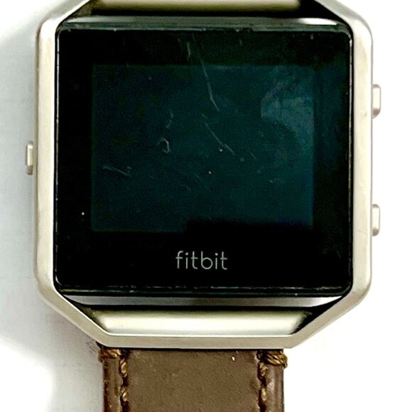 FITBIT BLAZE DIGITAL WATCH WITH CHARGER - Picture 1 of 4